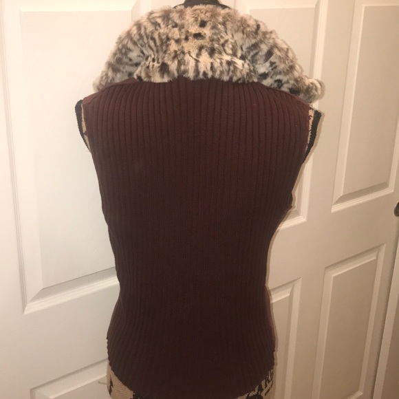 Jones Wear Jeans leopard faux fur sweater vest! - Picture 2 of 6